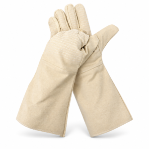 Guantes largos de lona sobre fondo blanco